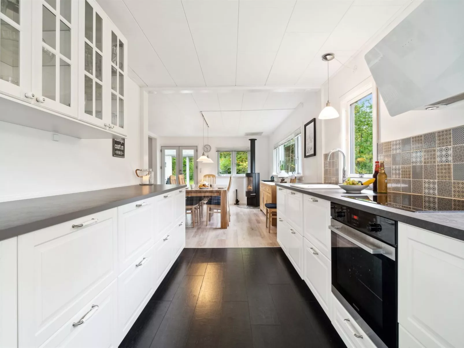 "Kirsi" - 200m from the sea-Drinnen
