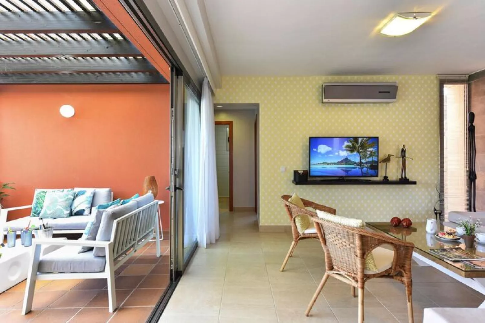 Par 4 Villa 21-Living room