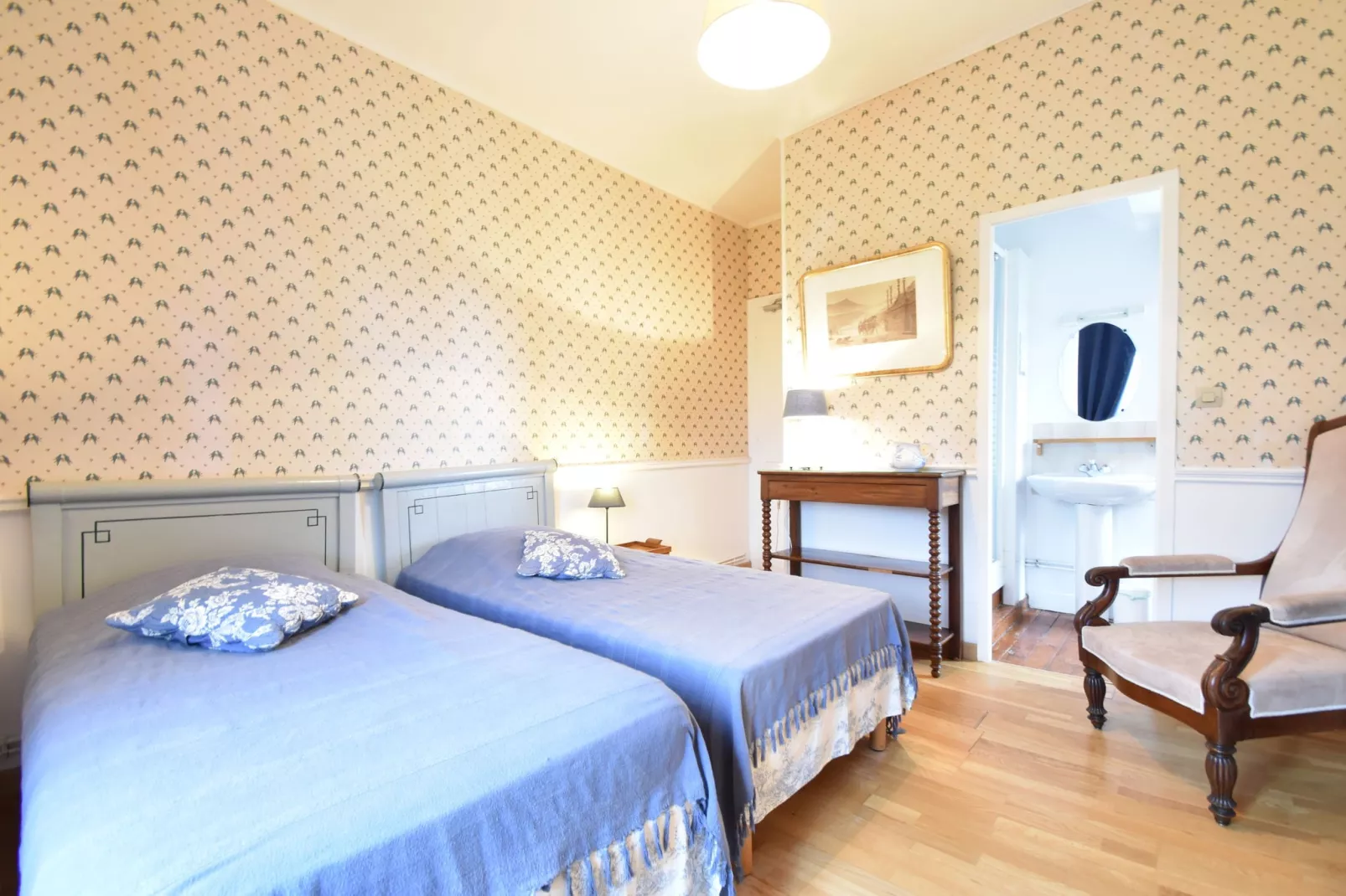 Château 19 personnes-Bedroom