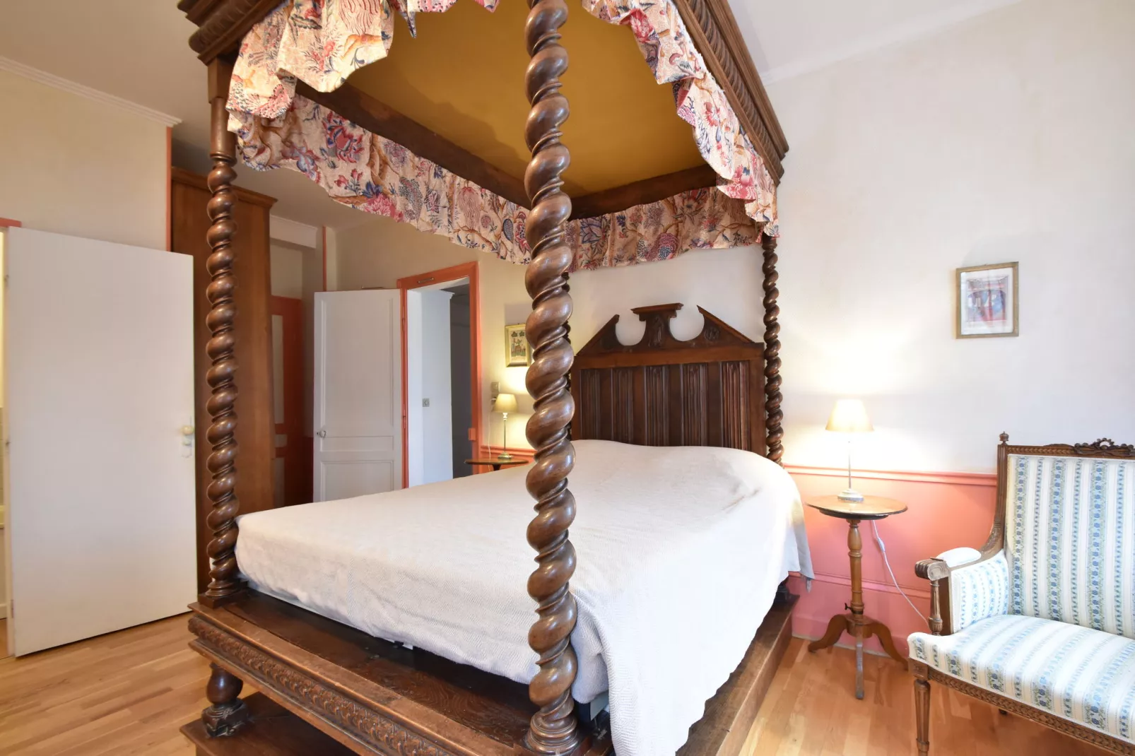 Château 19 personnes-Bedroom
