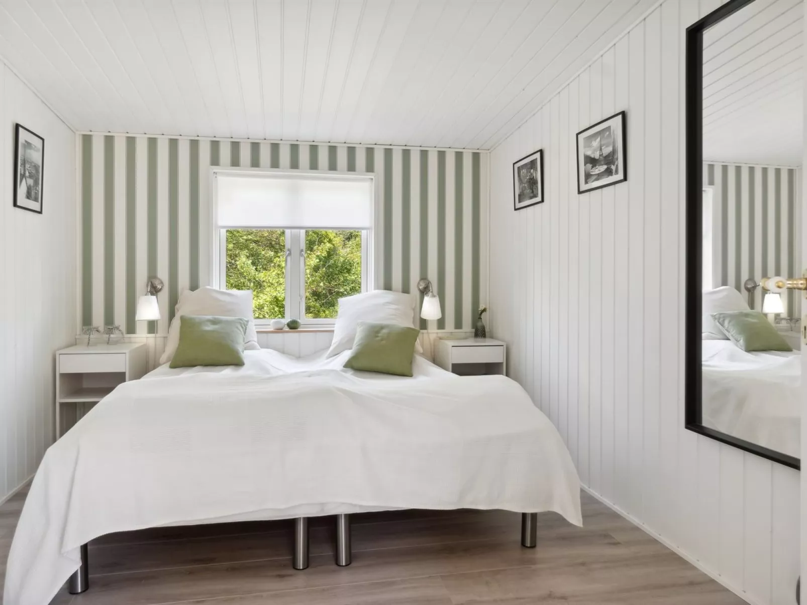 "Thorlak" - 860m from the sea-Inside