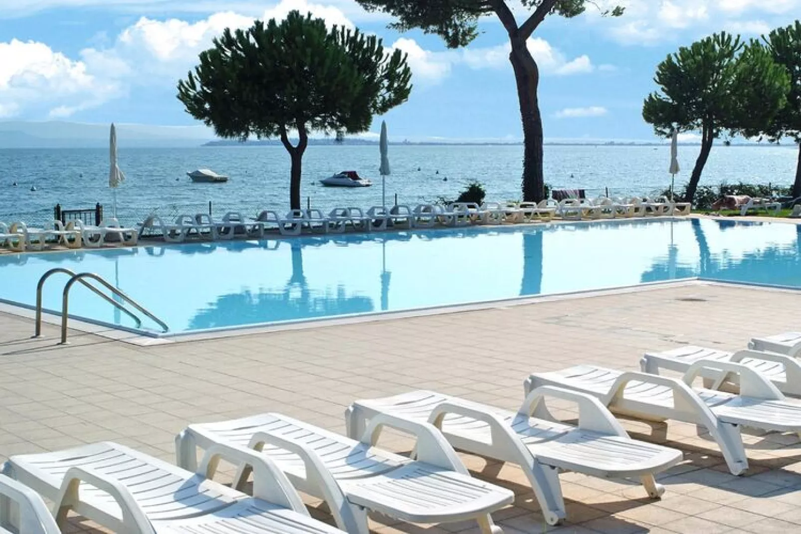 Front Lake Resort Le Corti del Lago Padenghe-APX-G4 / A3 4 Paxe-Pool