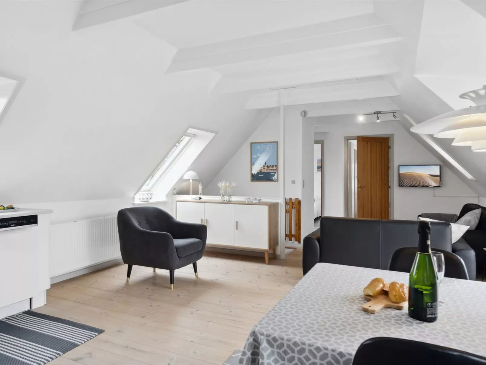 "Ayna" - 150m from the sea-Inside
