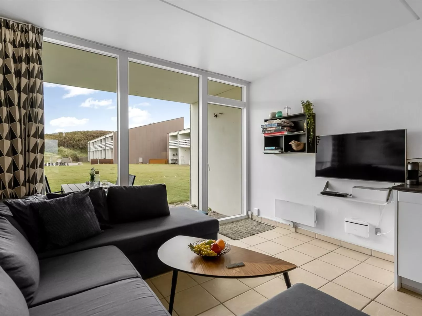 "Ellyn" - 250m from the sea-Inside
