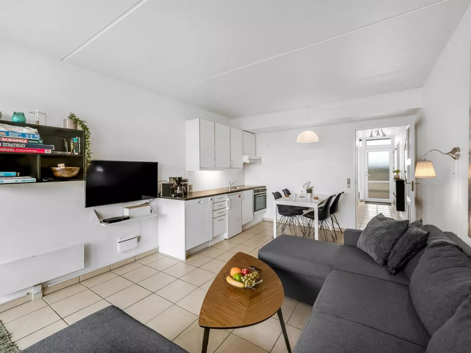 "Ellyn" - 250m from the sea-Inside