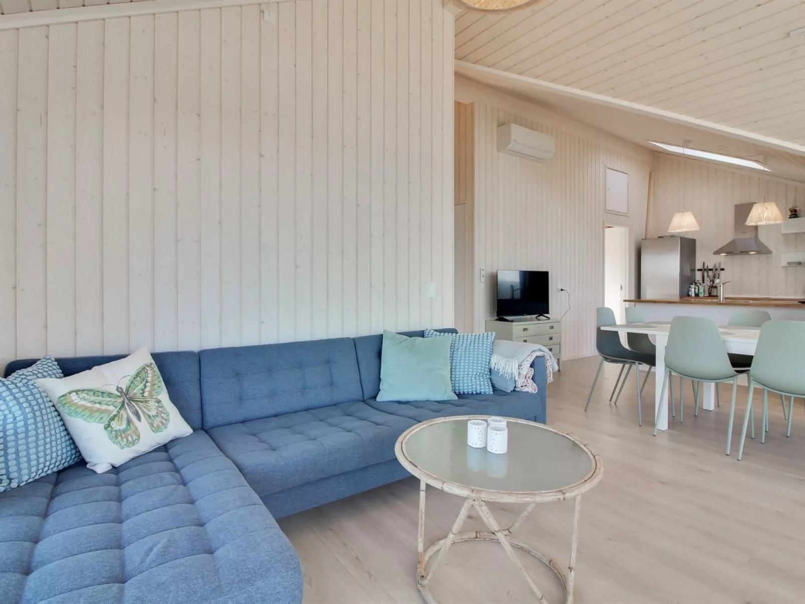 "Auno" - 140m from the sea-Inside