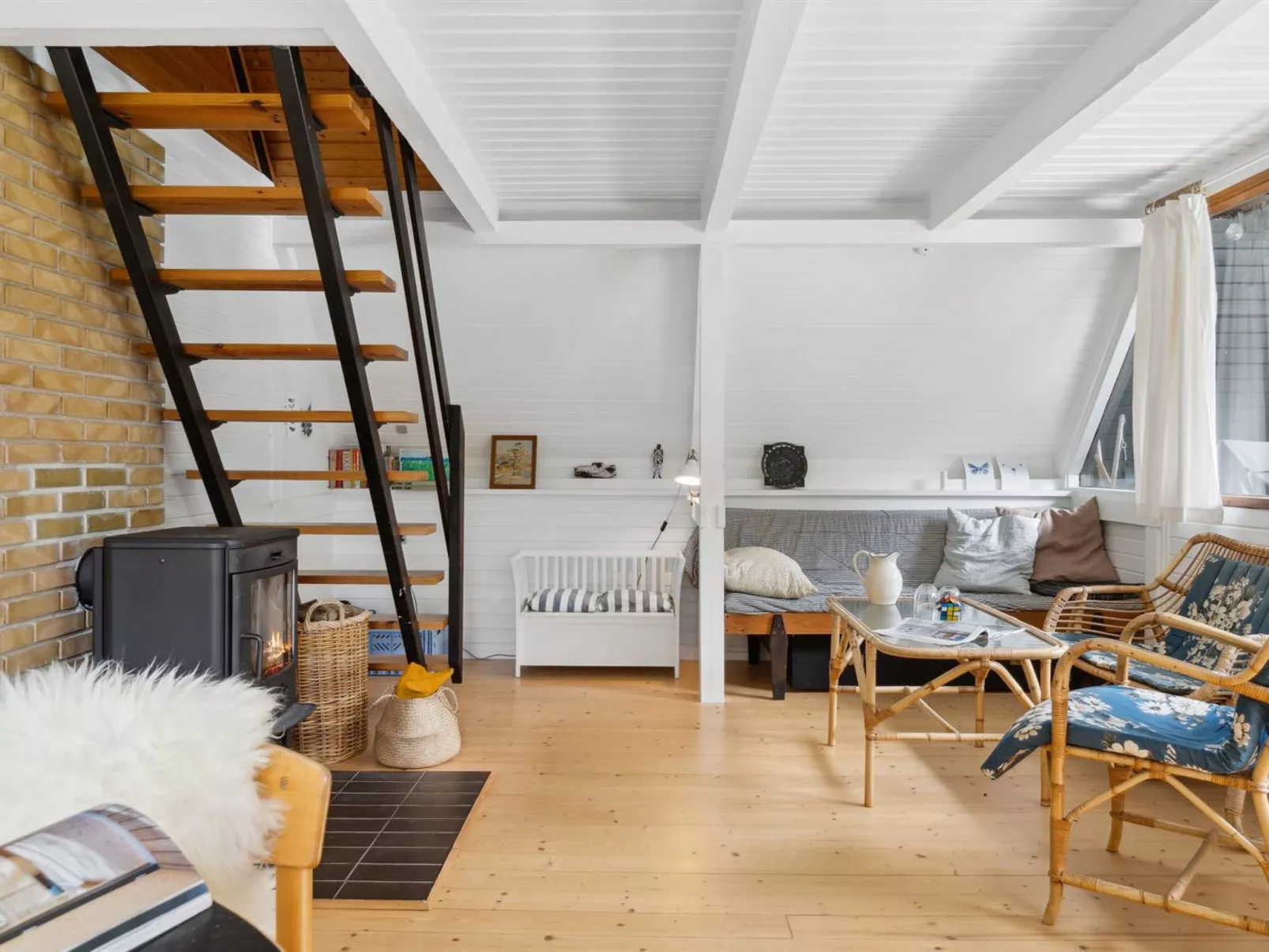 "Jouni" - 1.6km from the sea-Inside