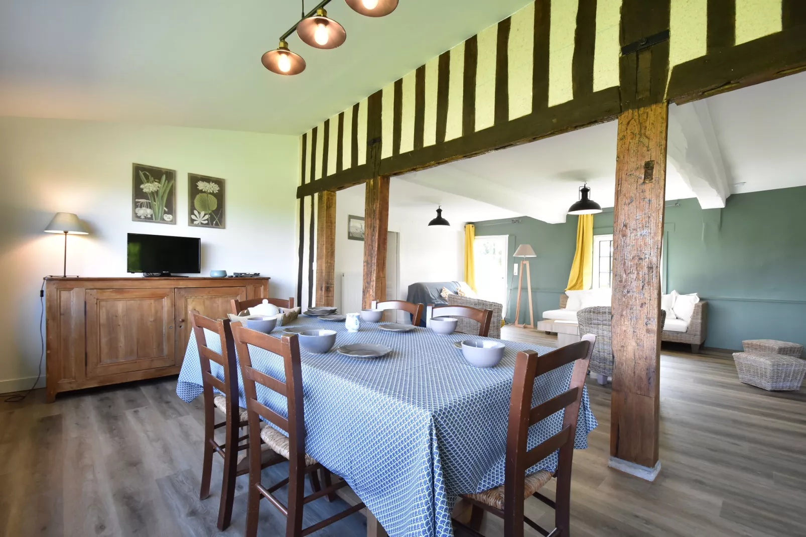 Grand Gîte-Dining room