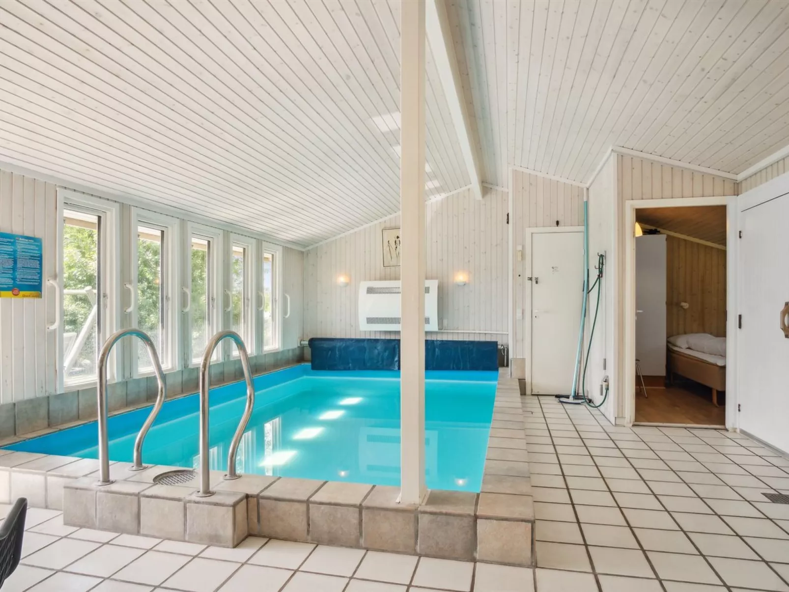 "Isto" - 250m from the sea