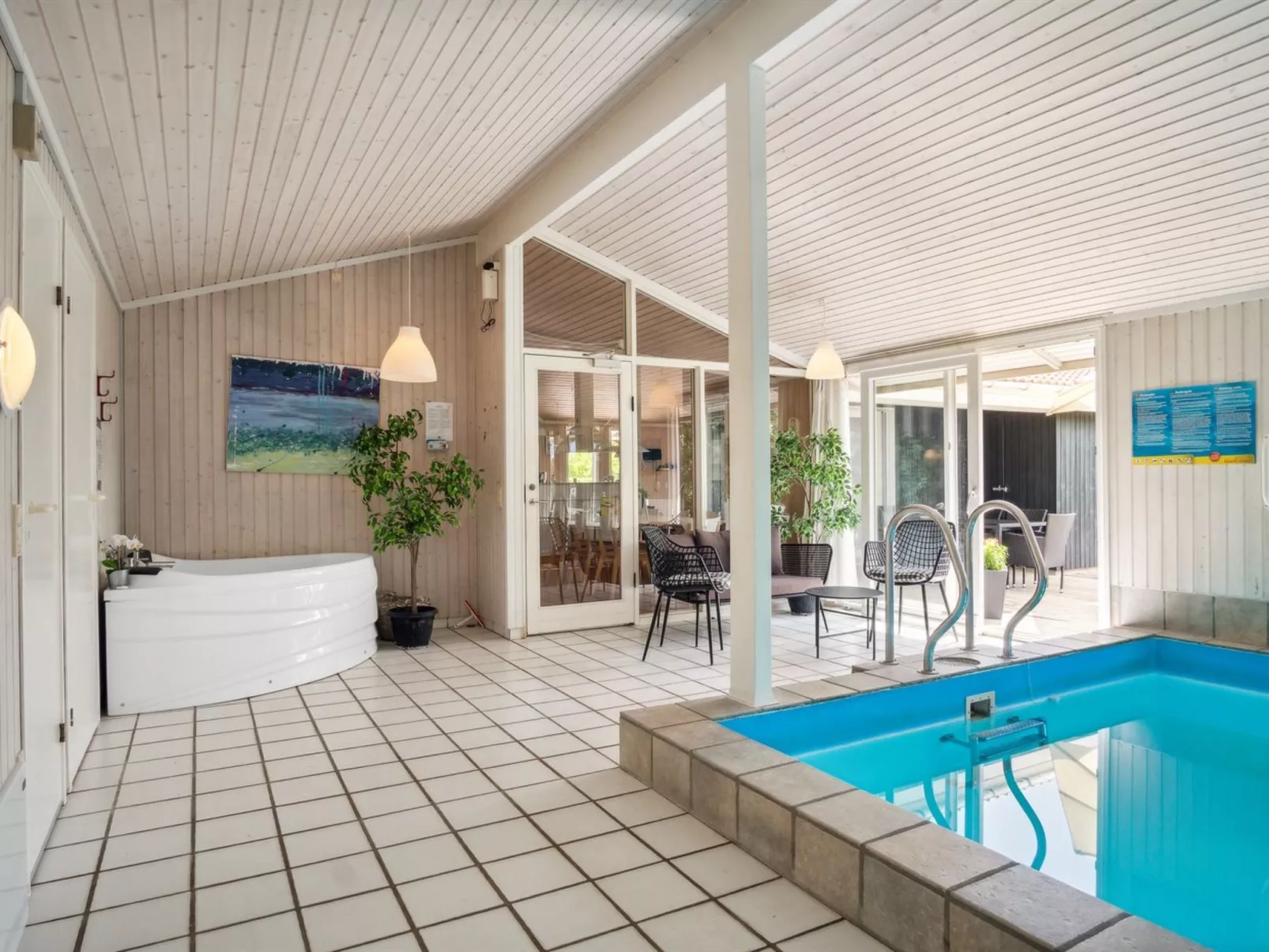 "Isto" - 250m from the sea