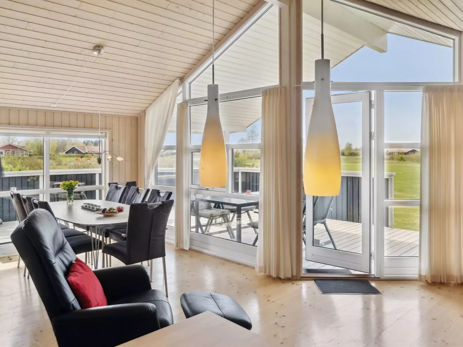 "Swanhild" - 900m from the sea-Inside