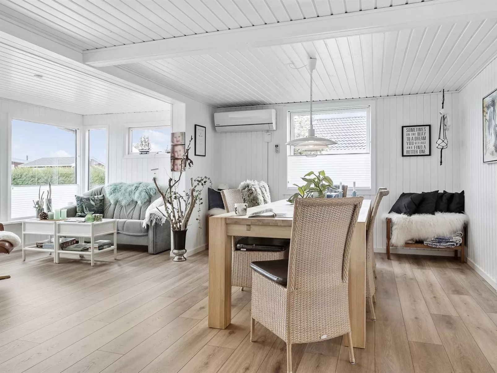 "Elisabeta" - 60m from the sea-Inside