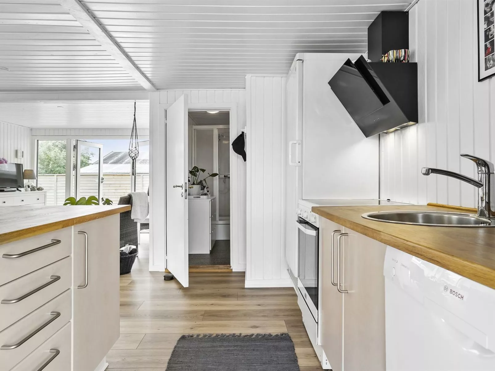 "Elisabeta" - 60m from the sea-Inside