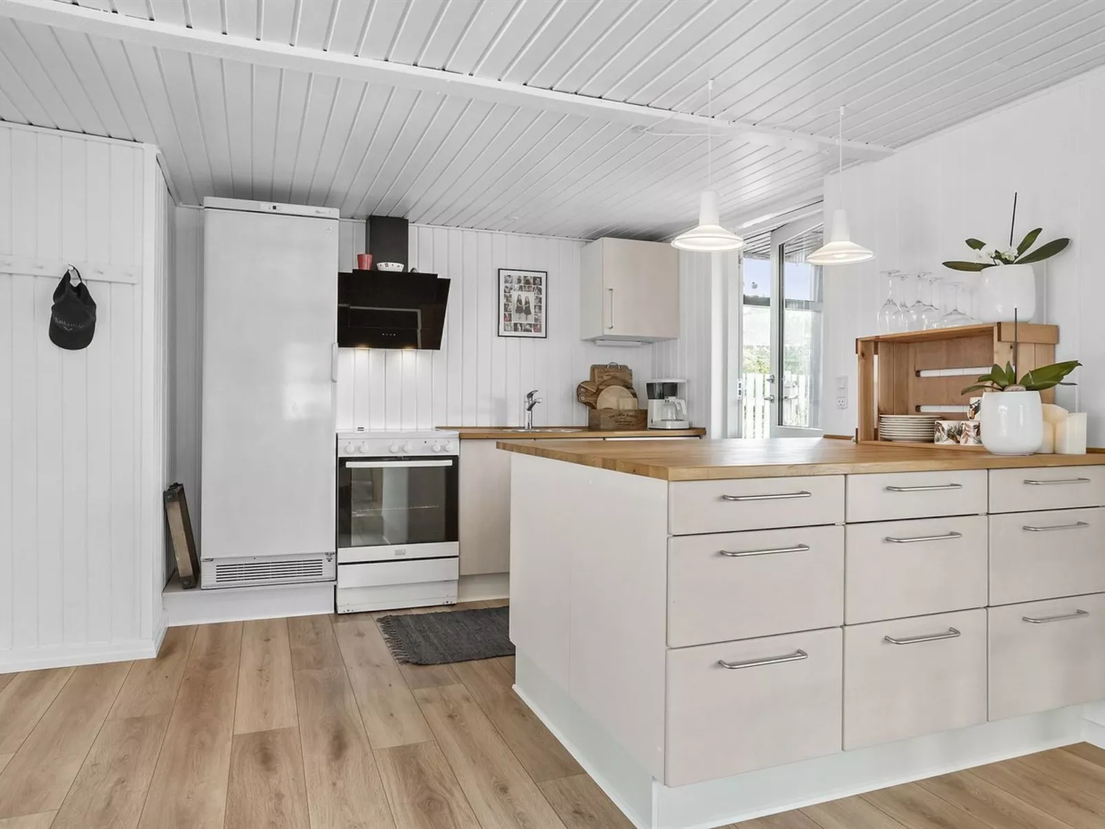 "Elisabeta" - 60m from the sea-Inside