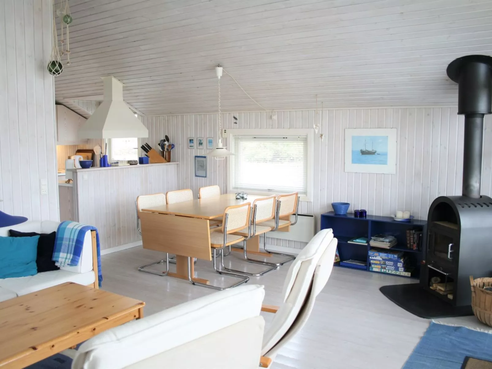 "Tonna" - 1km from the sea-Inside