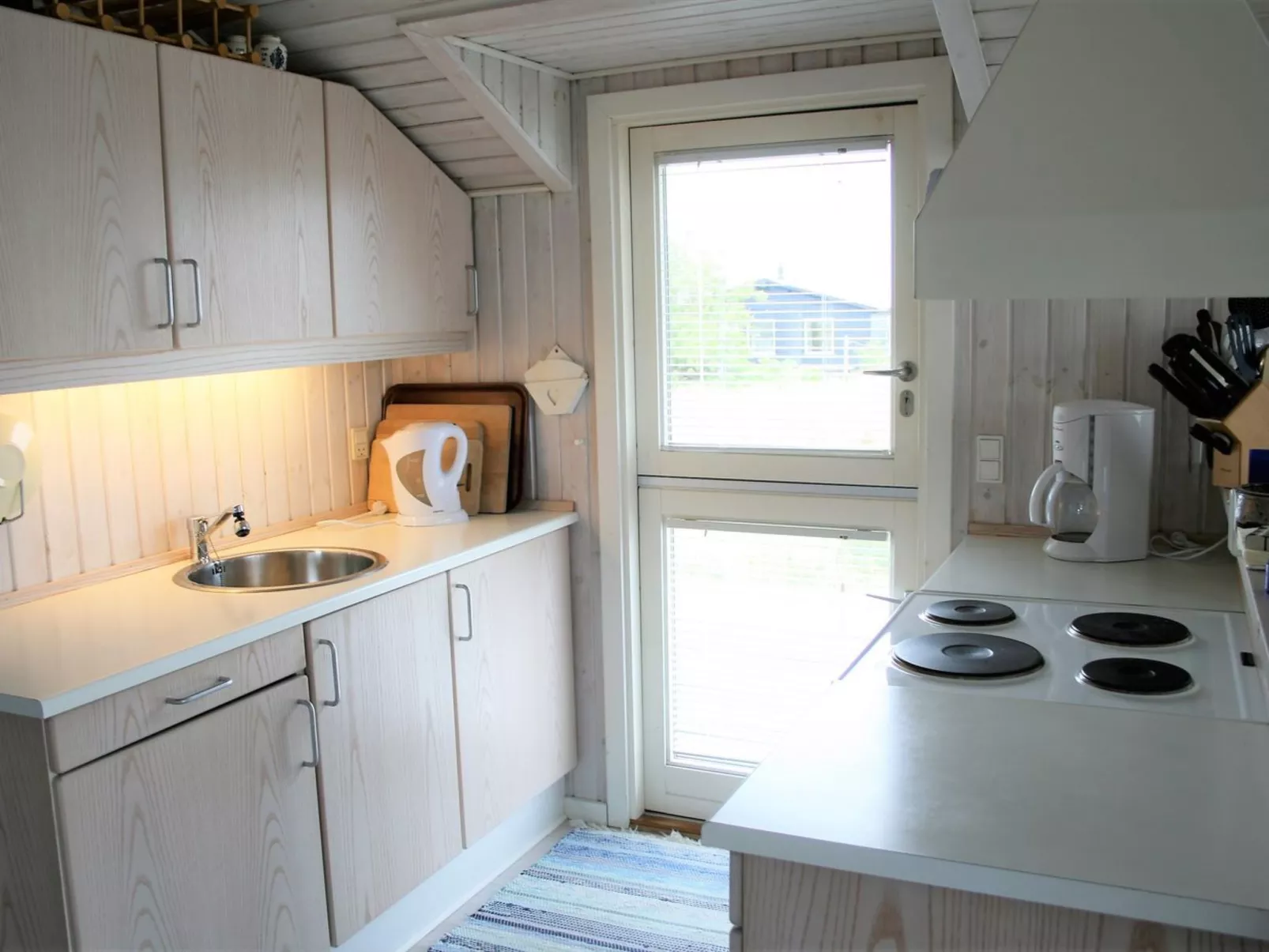 "Tonna" - 1km from the sea-Inside