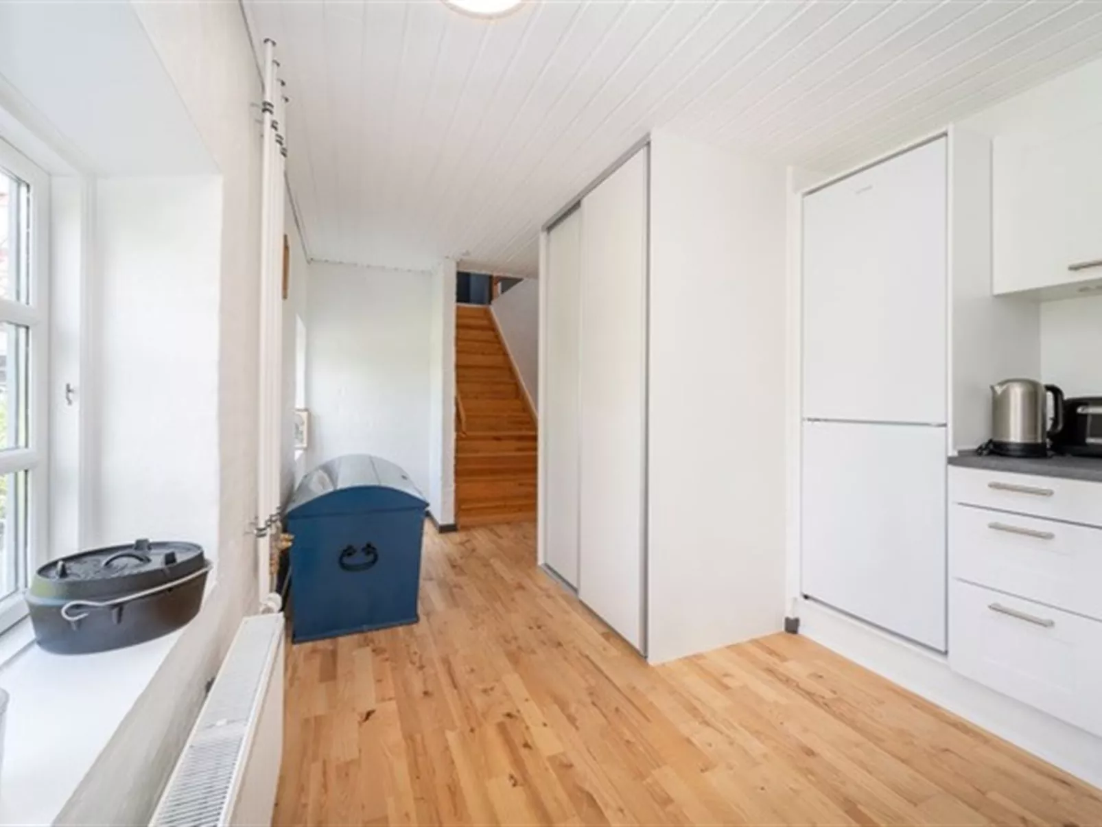 "Ehm" - 1km from the sea-Inside