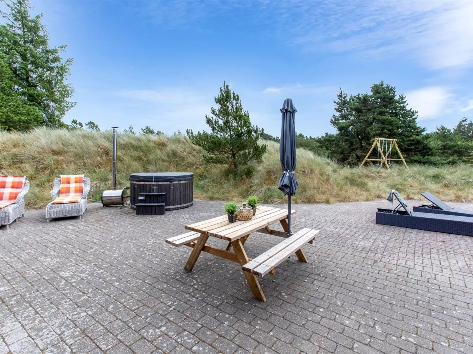 "Sjamme" - 1.2km from the sea-Outside
