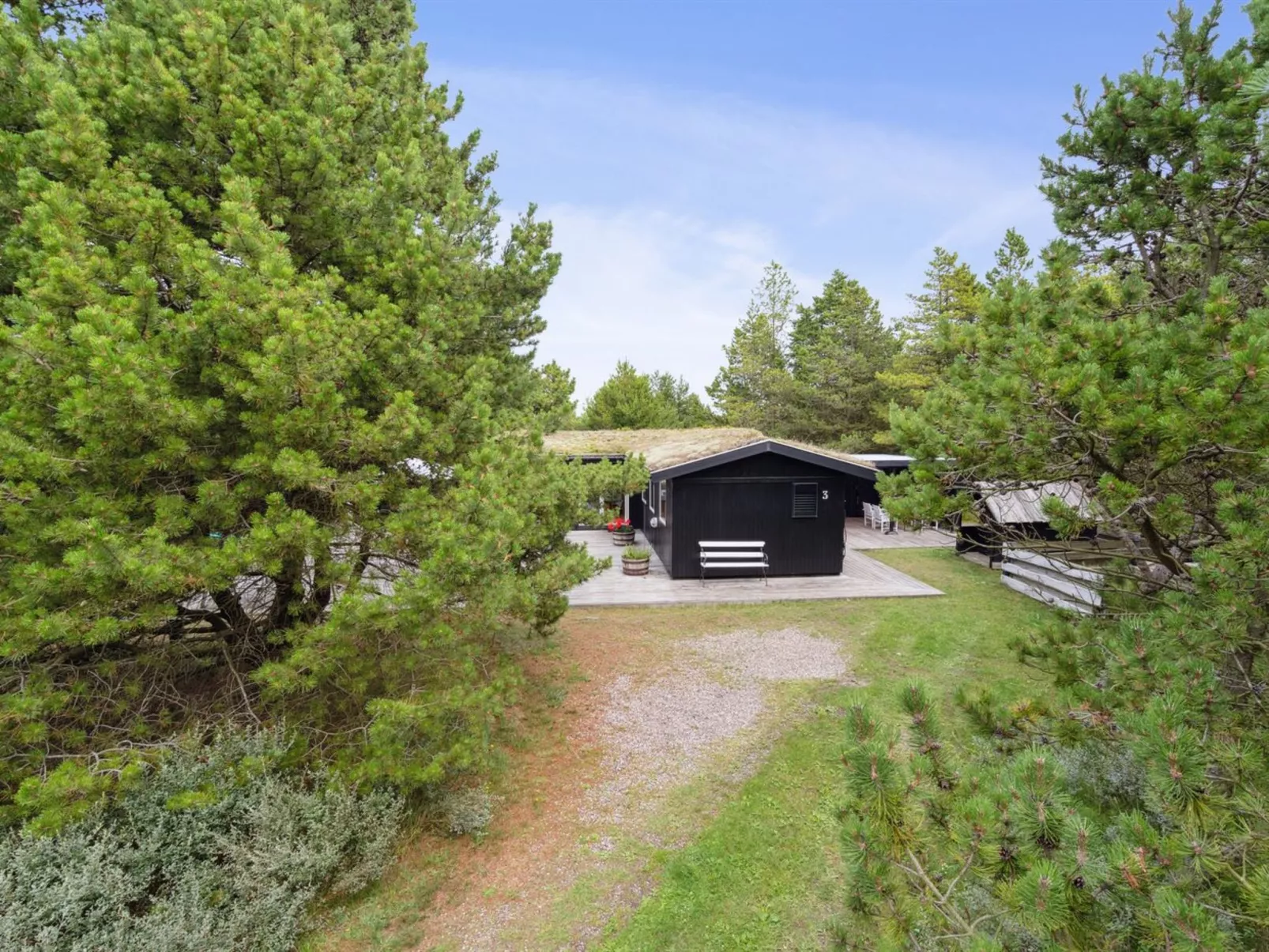 "Elin" - 3km from the sea-Outside