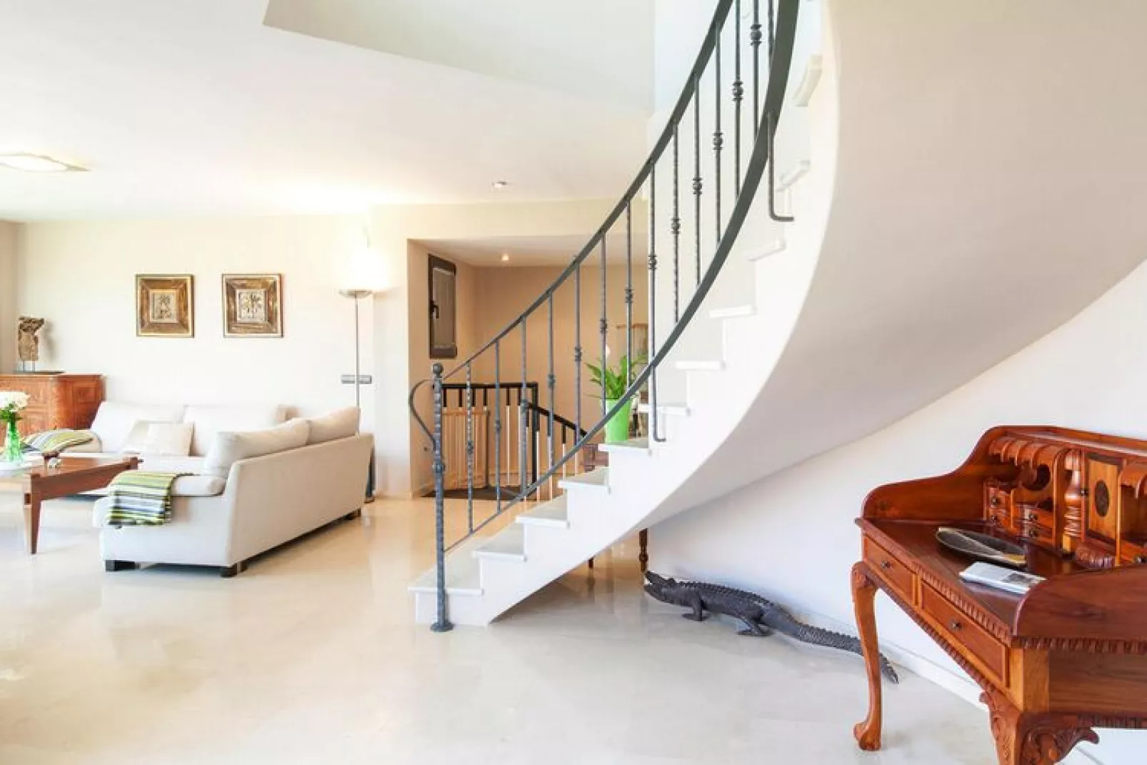 Los Lagos 5-Living room