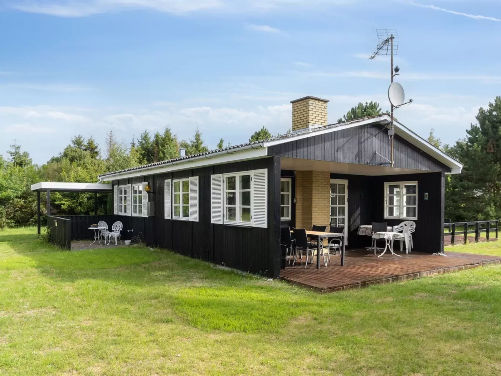 "Brunhilde" - 850m from the sea-Outside