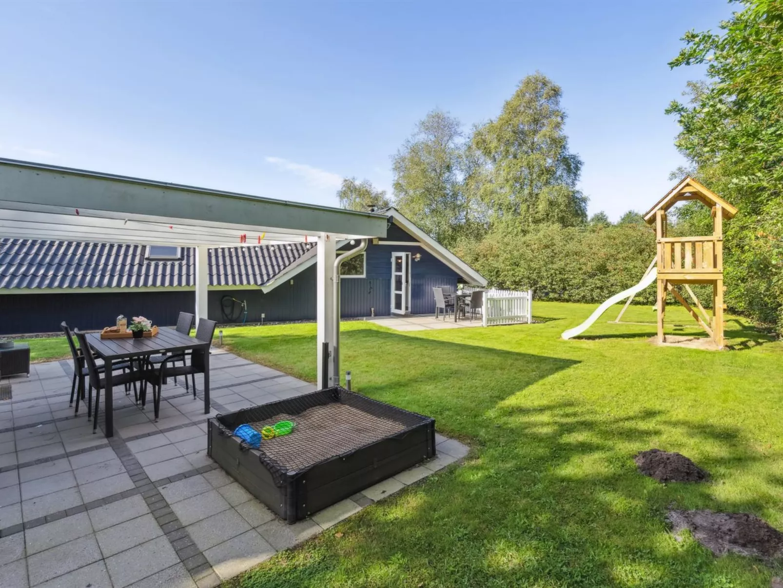 "Ines" - 25km from the sea-Draußen