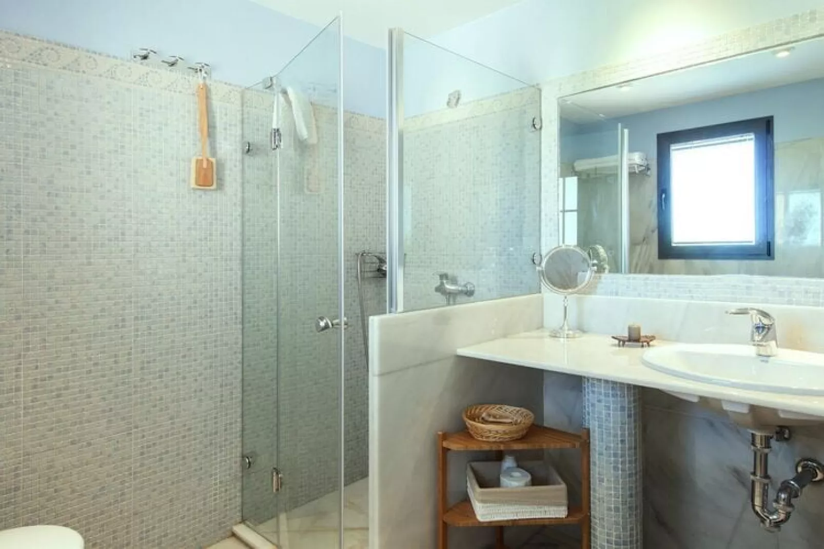 Los Lagos 5-Bathroom