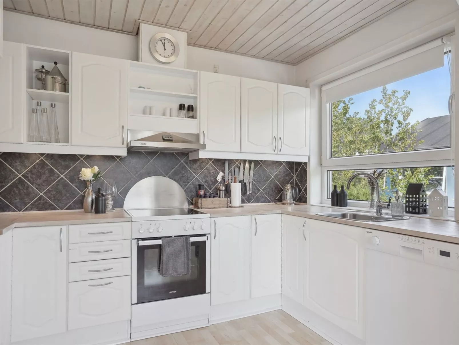 "Gisella" - 1.2km from the sea-Inside