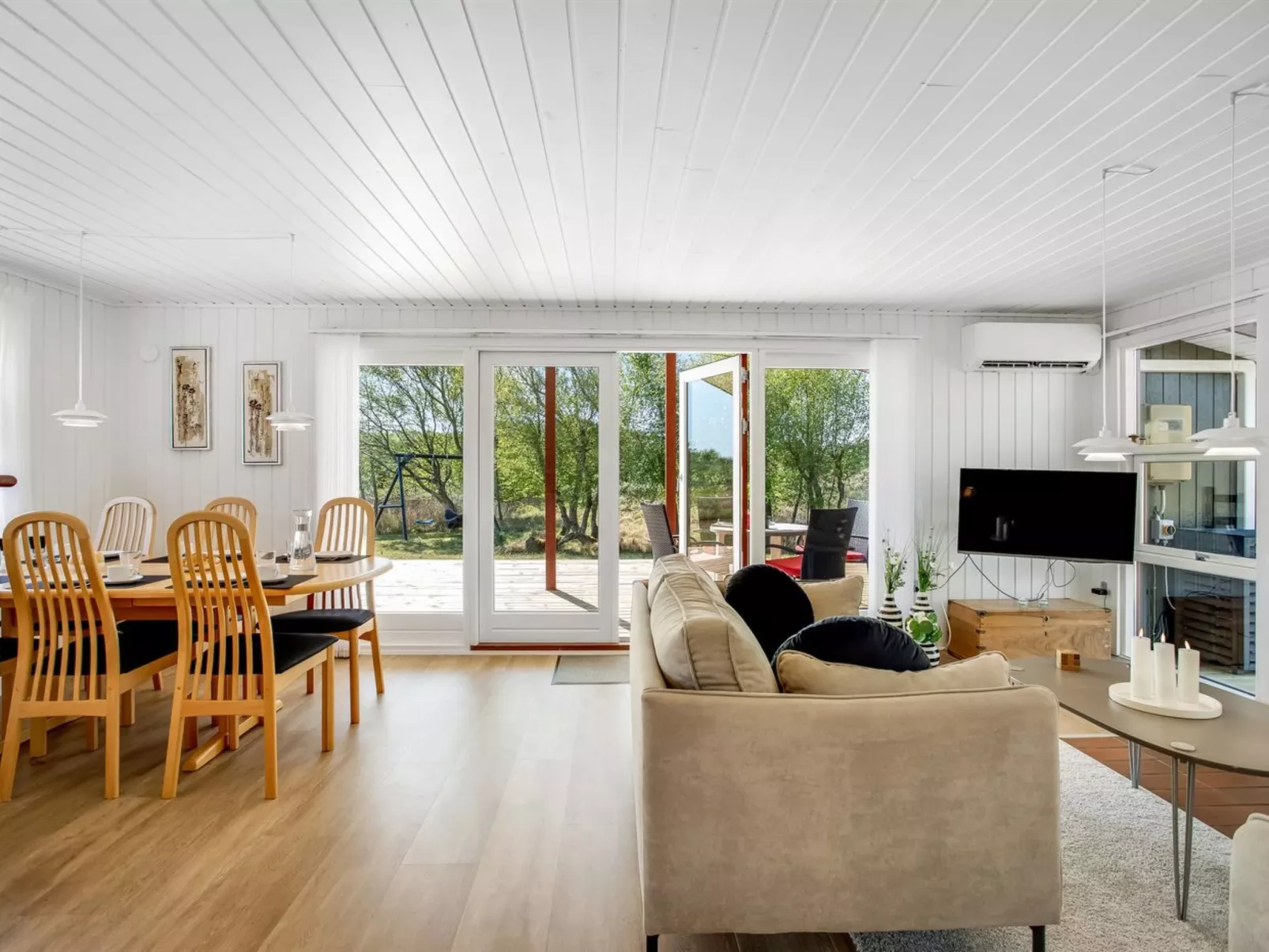 "Bentine" - 400m from the sea-Dedans