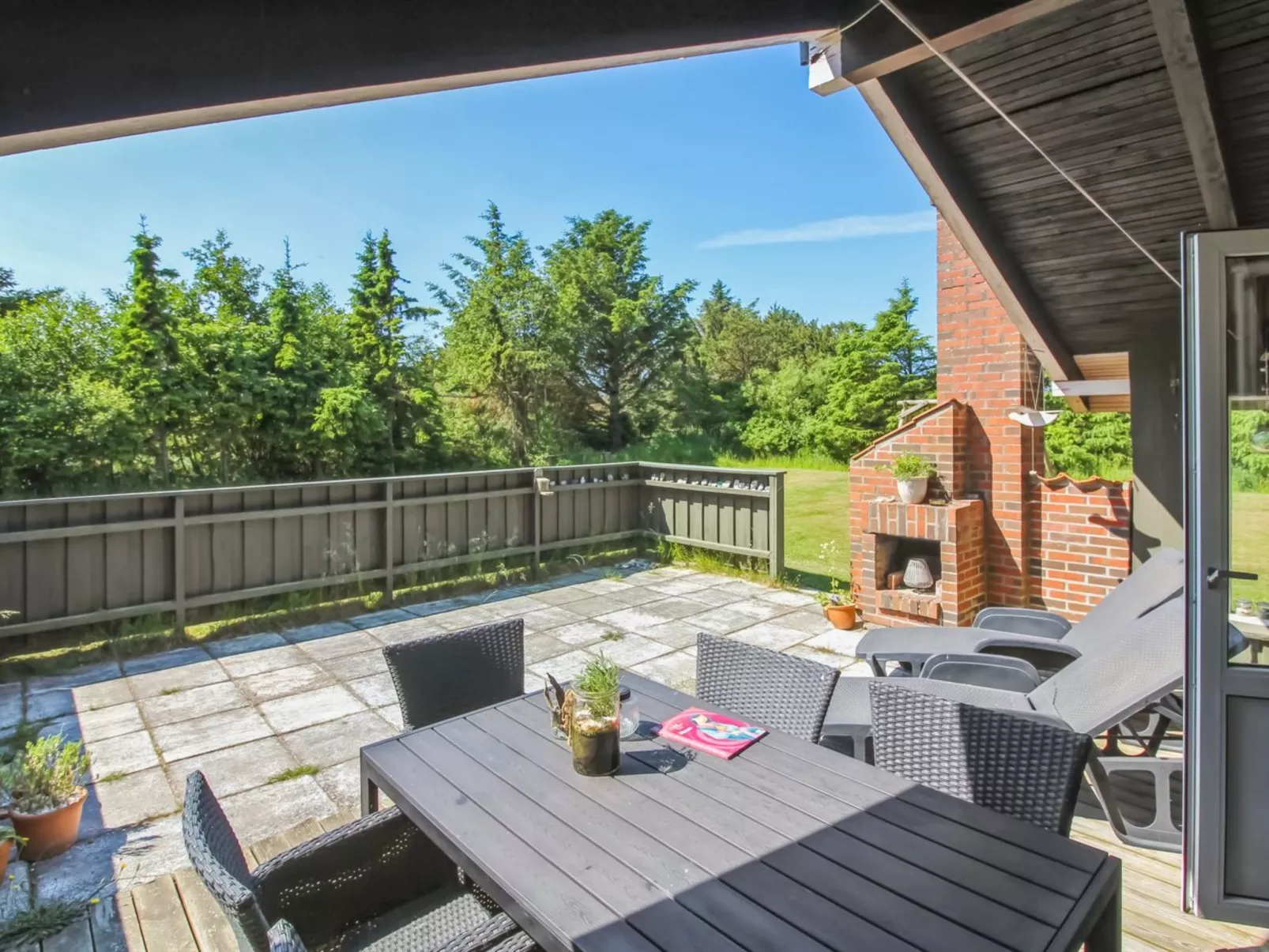 "Weland" - 800m from the sea-Outside