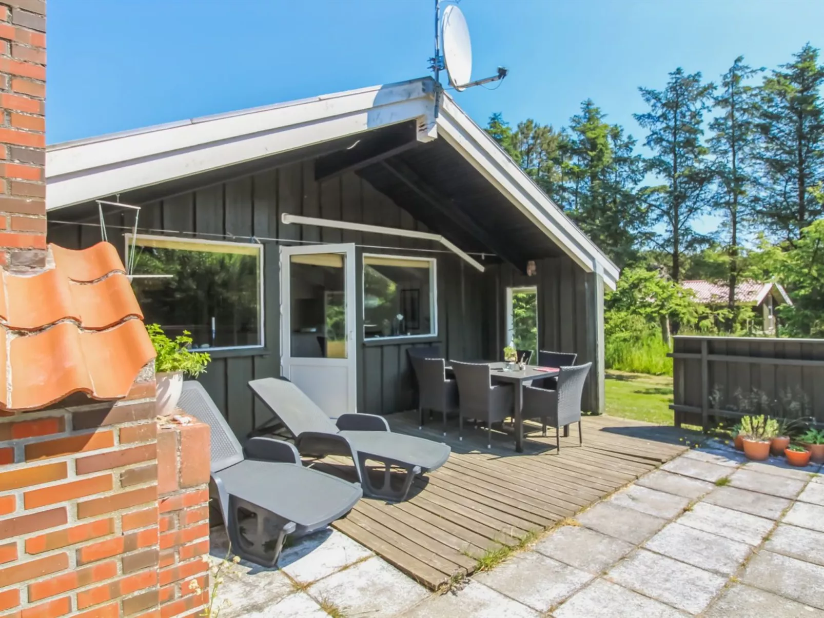 "Weland" - 800m from the sea-Outside