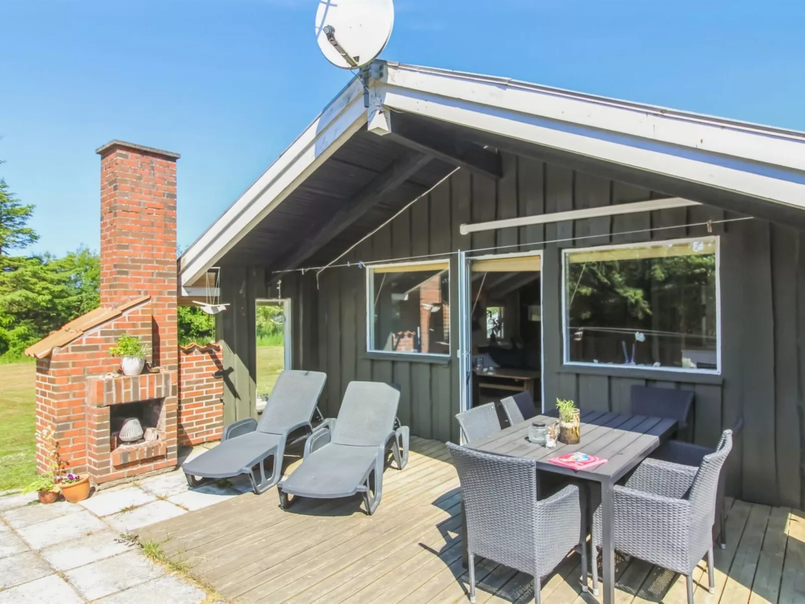 "Weland" - 800m from the sea-Outside