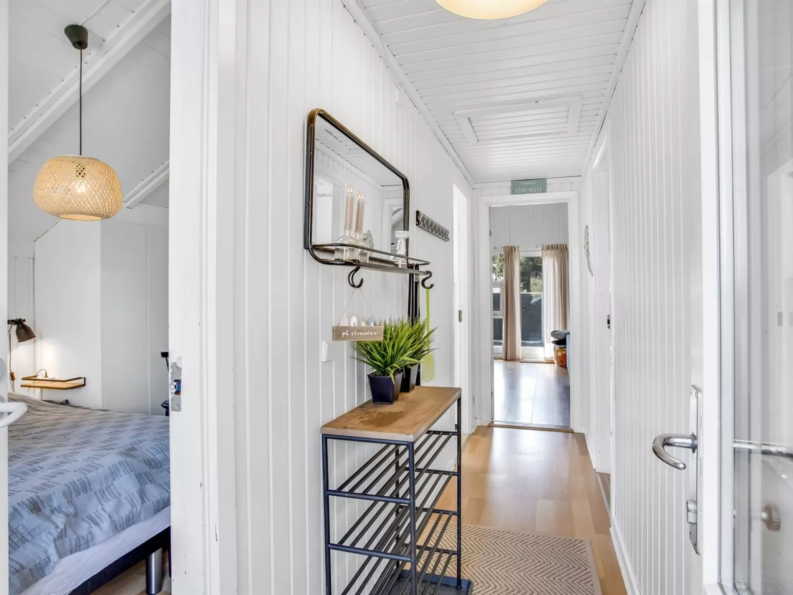 "Egbert" - 900m from the sea-Inside