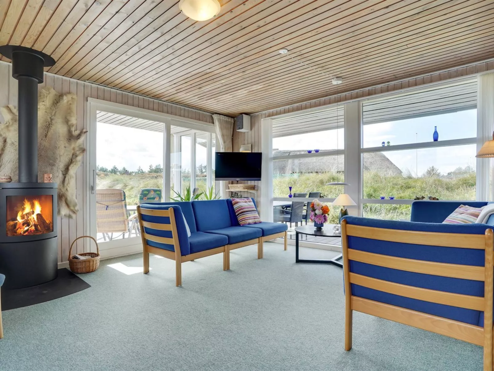 "Nashota" - 700m from the sea-Inside