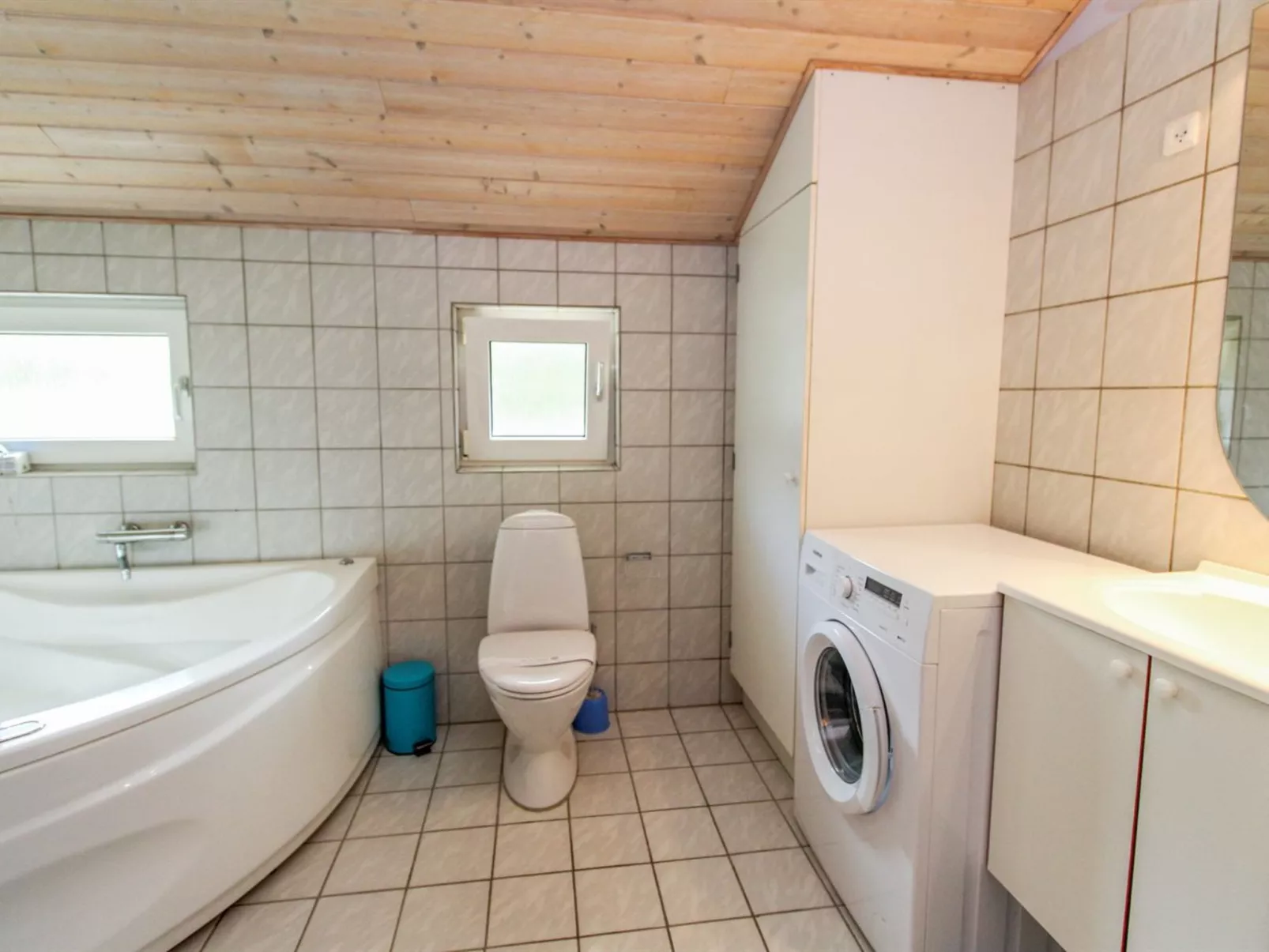 "Nahele" - 500m from the sea-Inside
