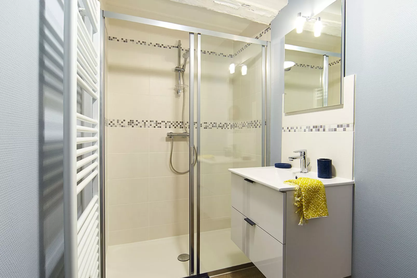 Chateau Bellevue-Bathroom
