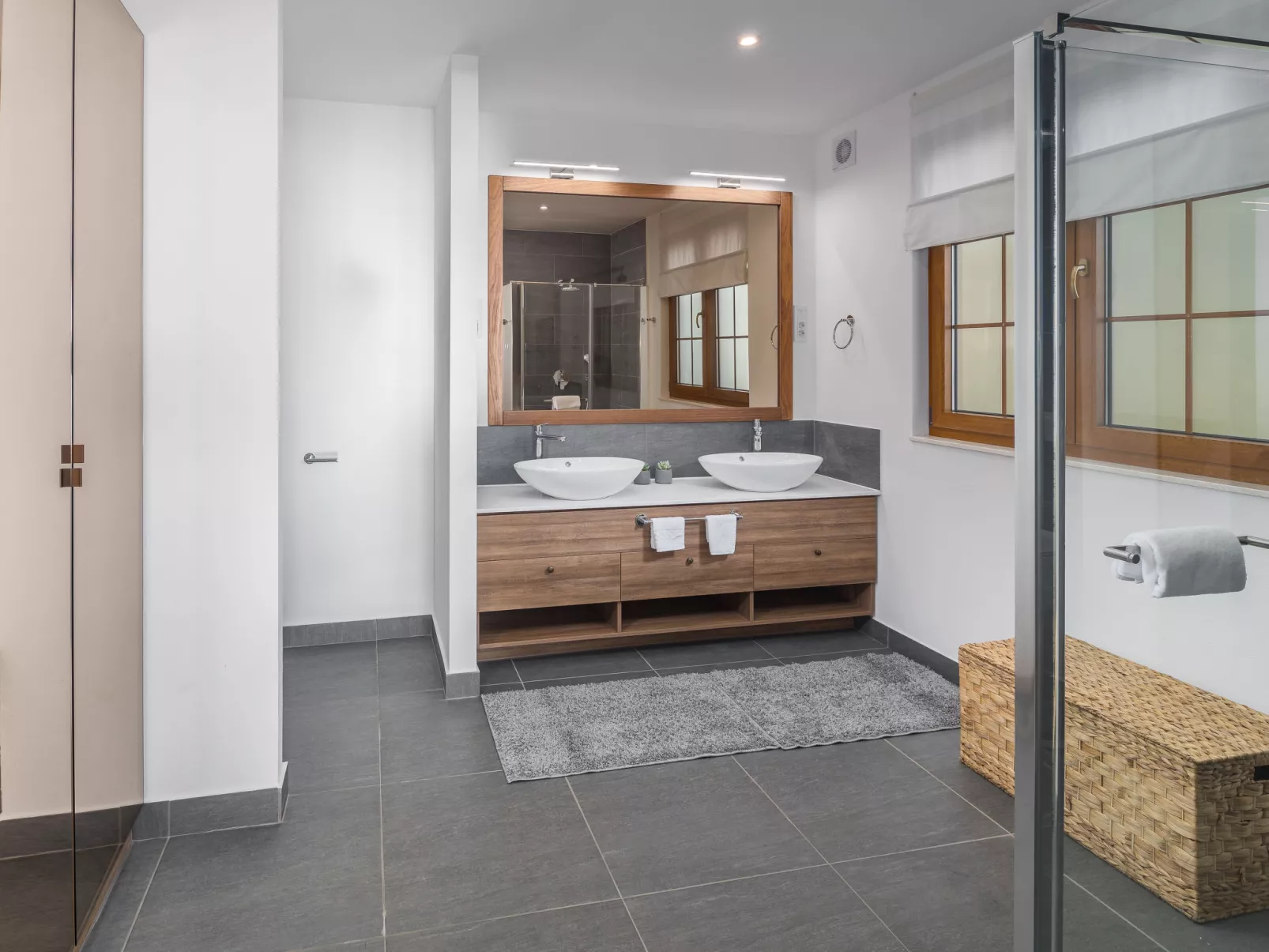 Luxury Beachfront Villa Porto Bus-Inside