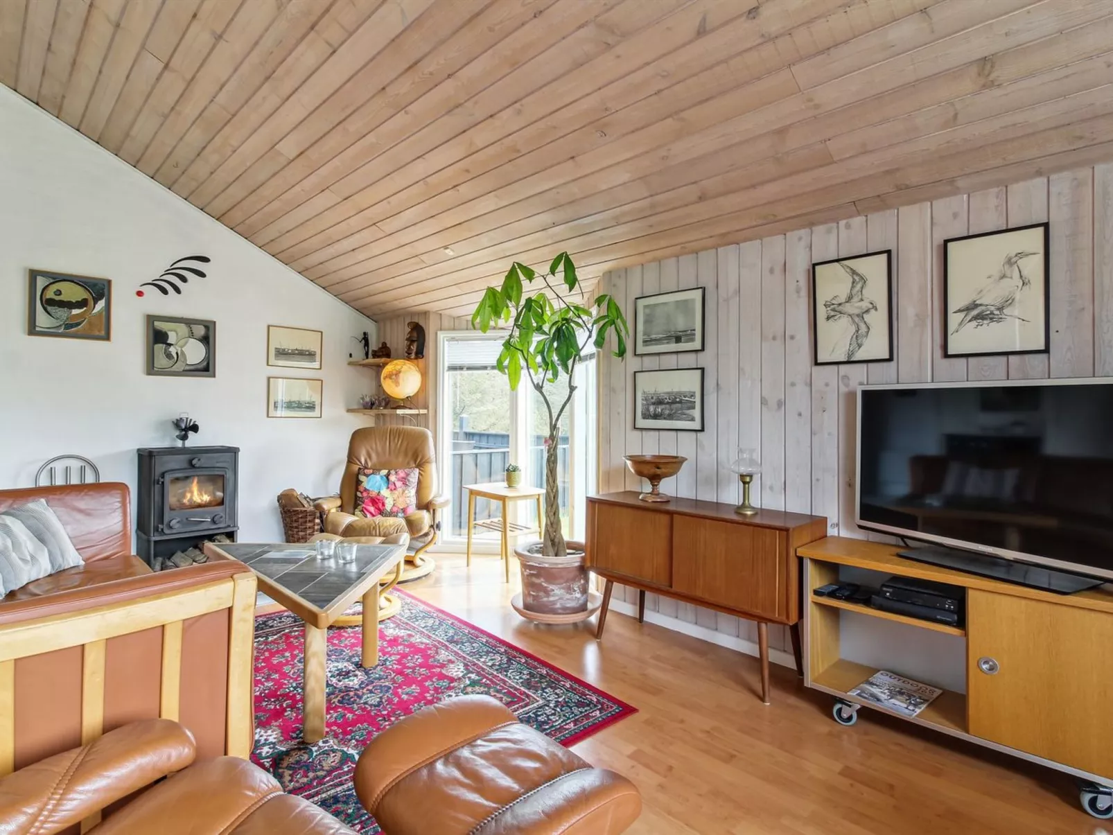 "Aike" - 400m from the sea-Drinnen