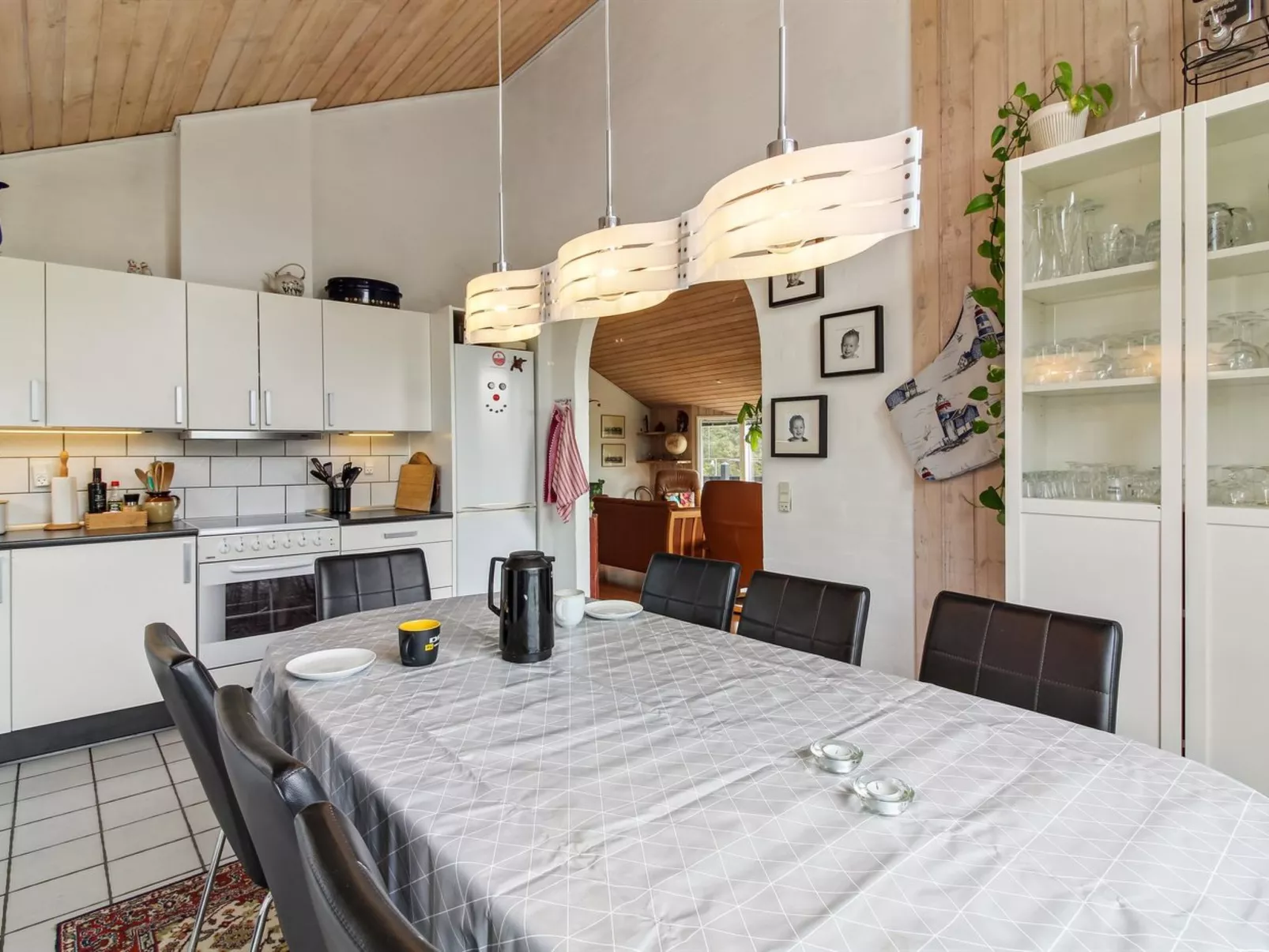 "Aike" - 400m from the sea-Drinnen