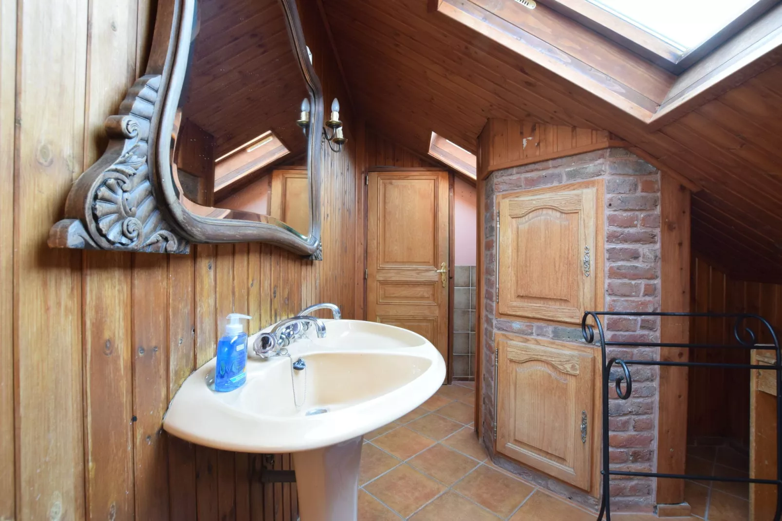 La Belle Jardinière-Bathroom