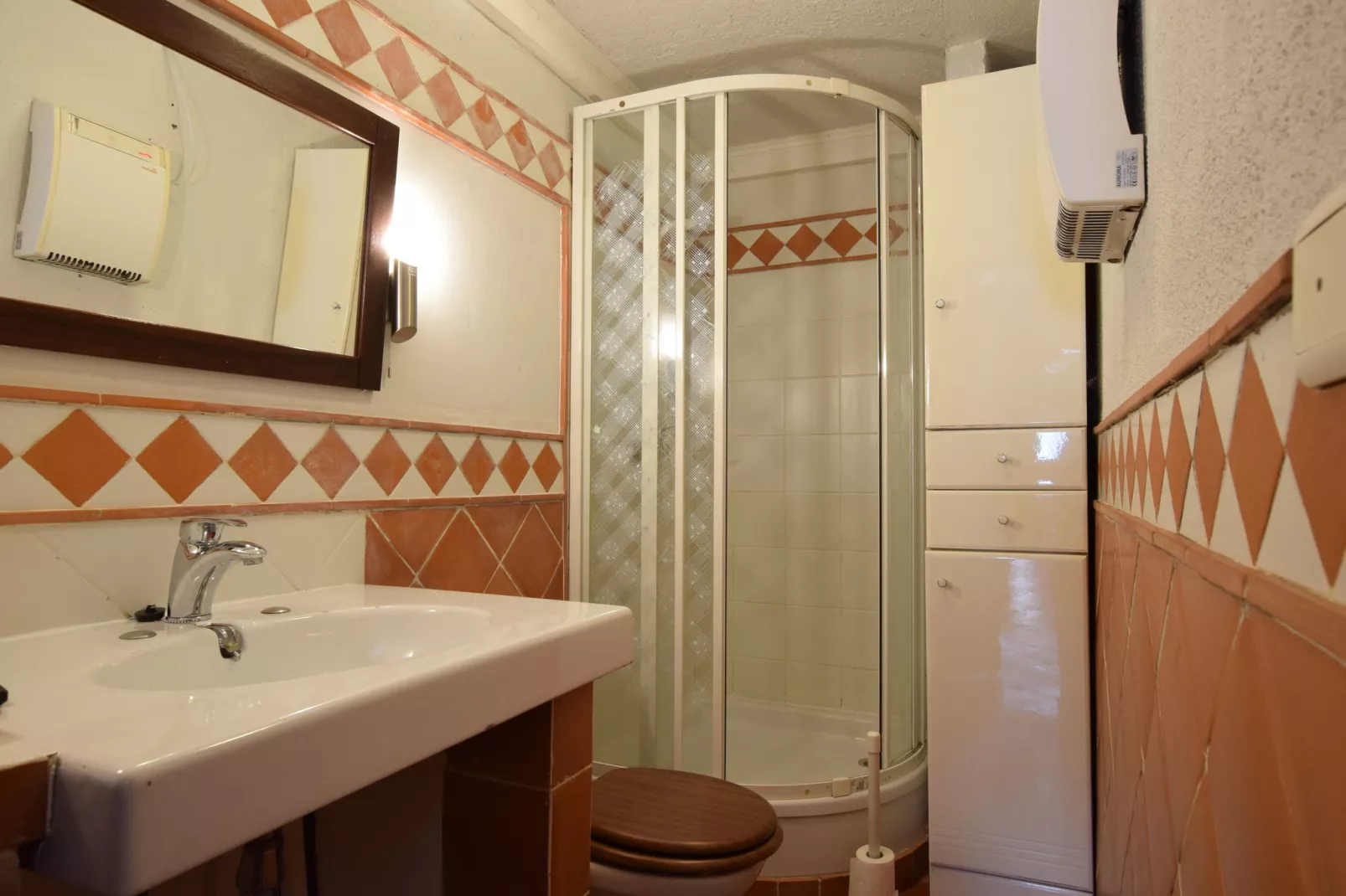 La Belle Jardinière-Bathroom