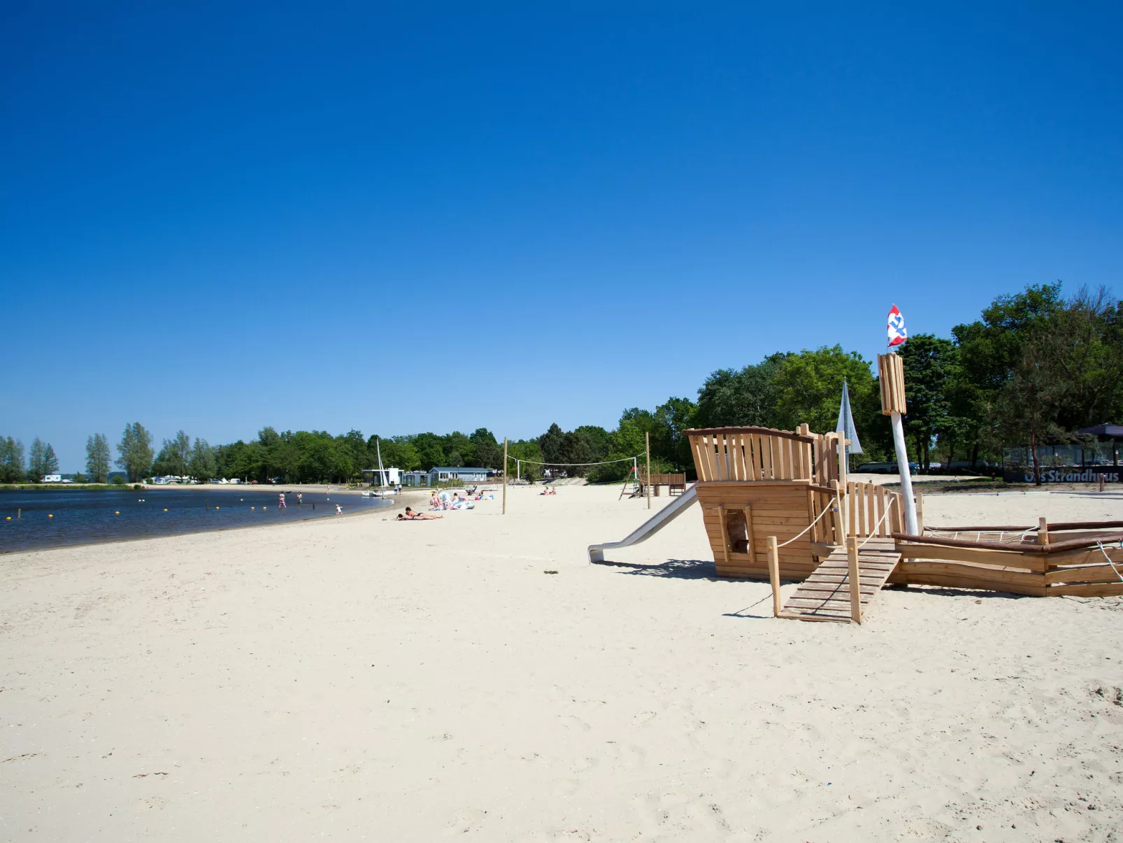 Exclusif Waterfront 4-Outside