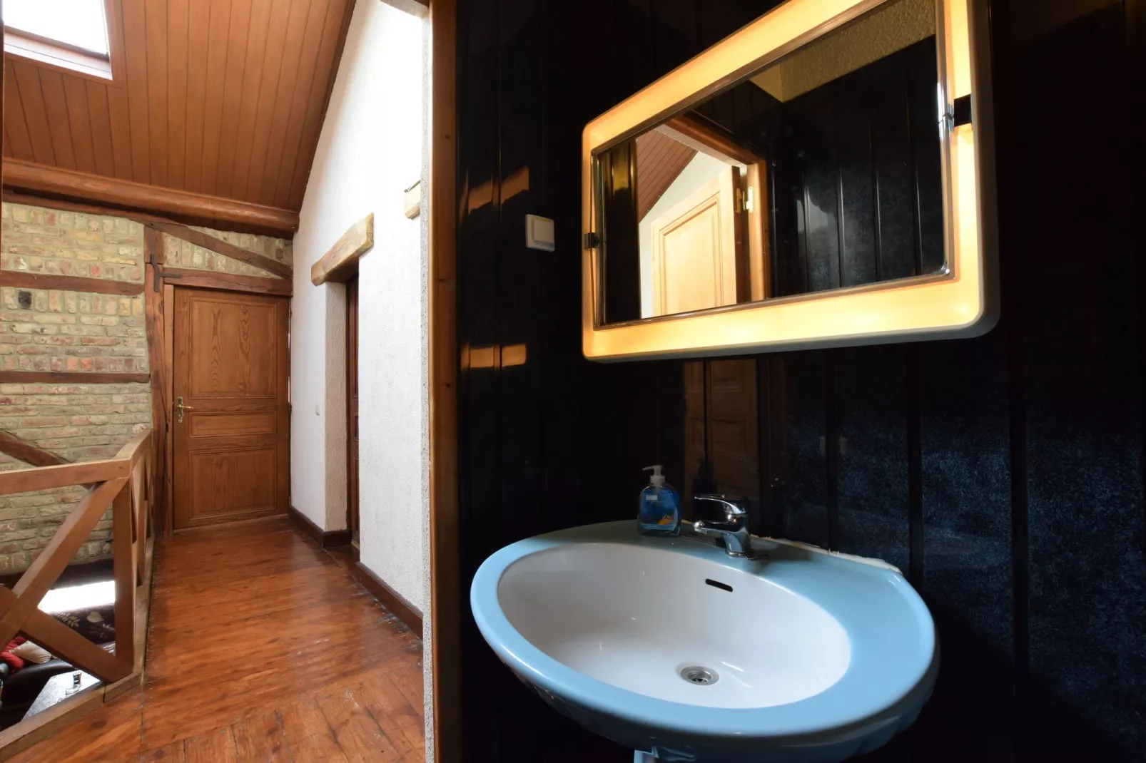 La Belle Jardinière-Bathroom