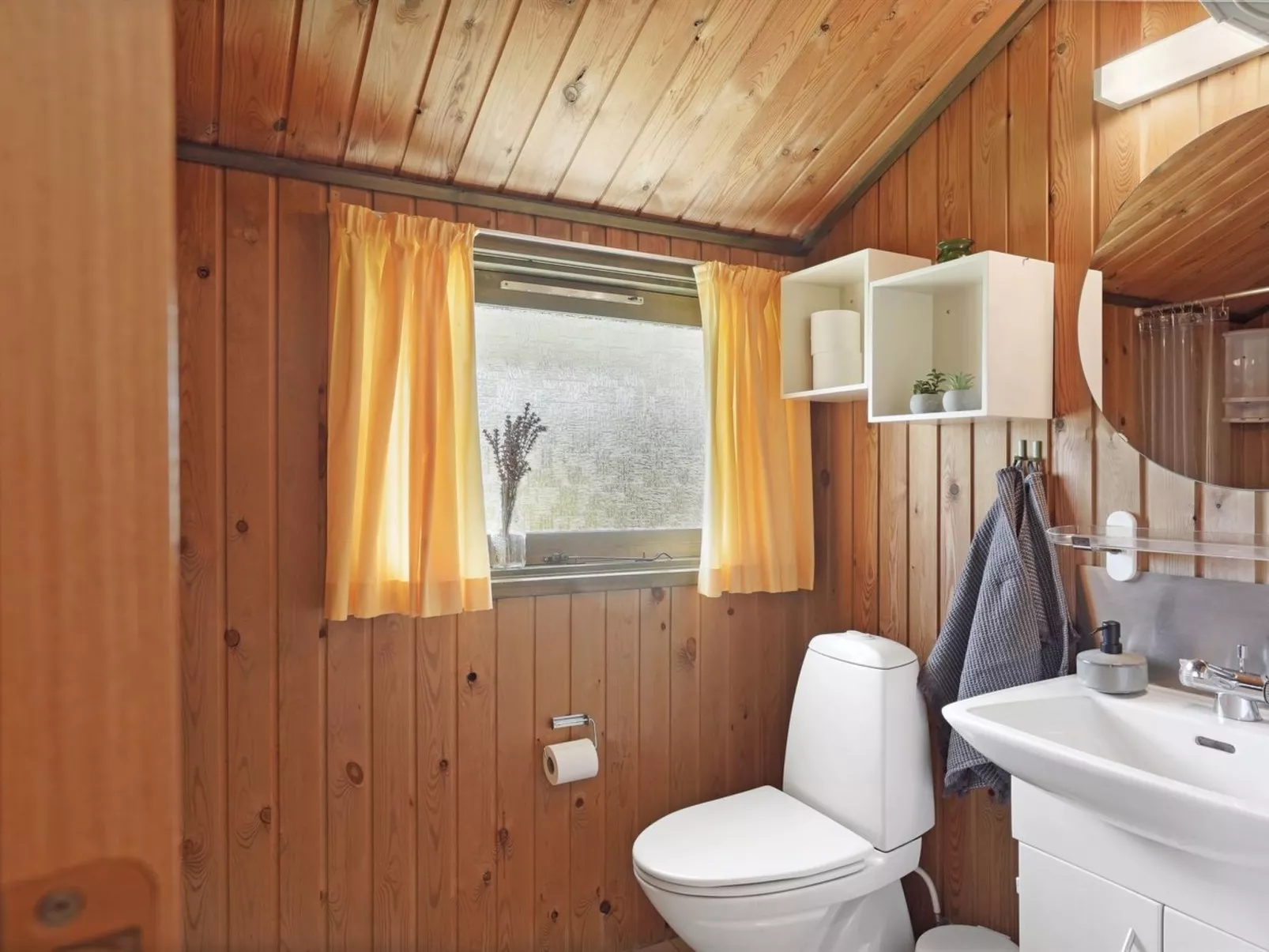 "Winter" - 500m from the sea-Inside