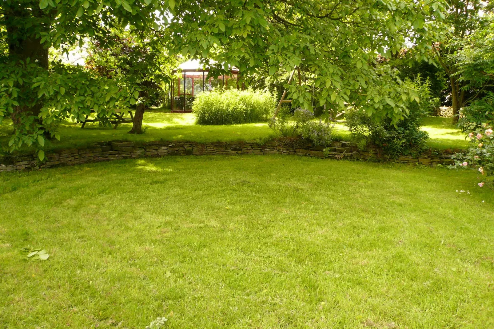 La Belle Jardinière-Gardens summer