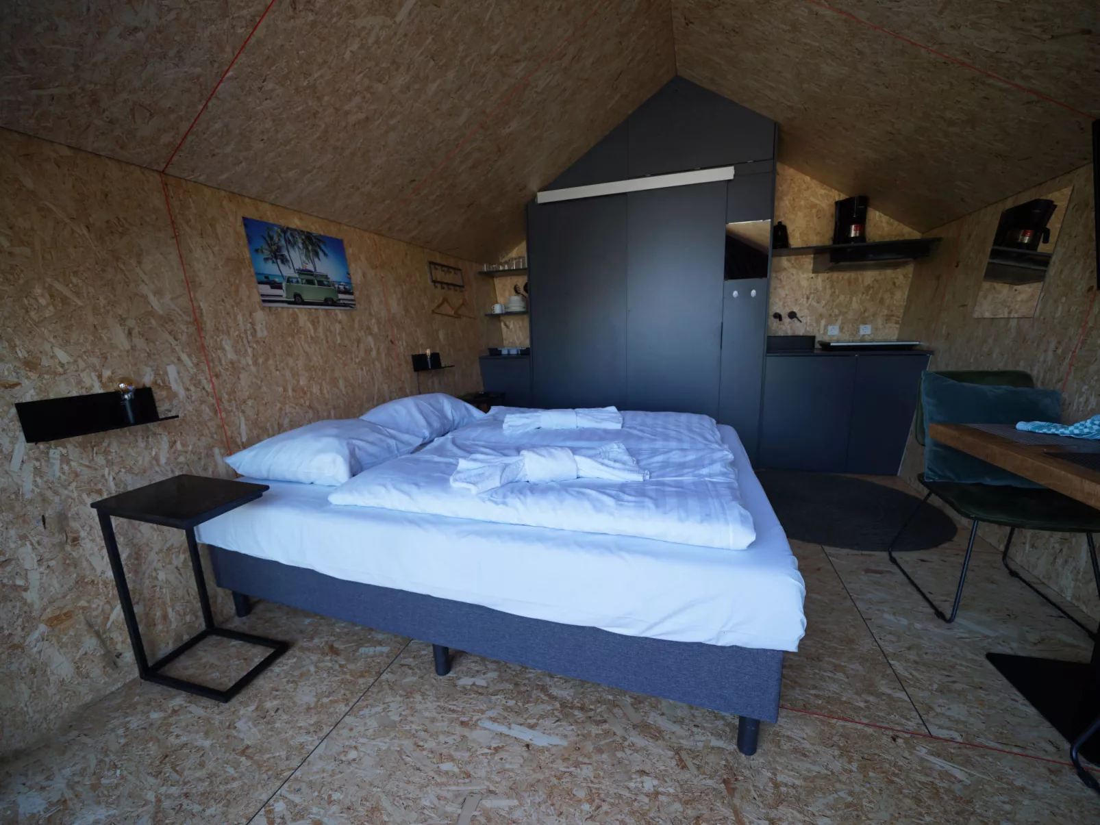 Solo Retreat 2-Inside