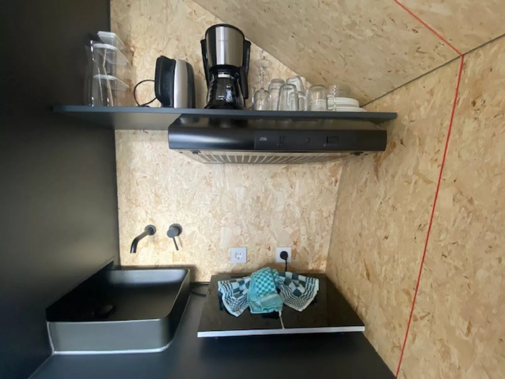 Solo Retreat 2-Inside