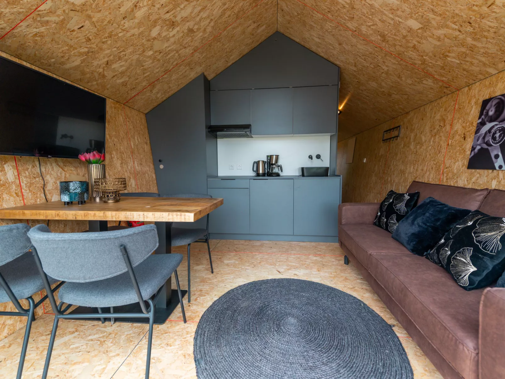 Solo Retreat 4-Inside