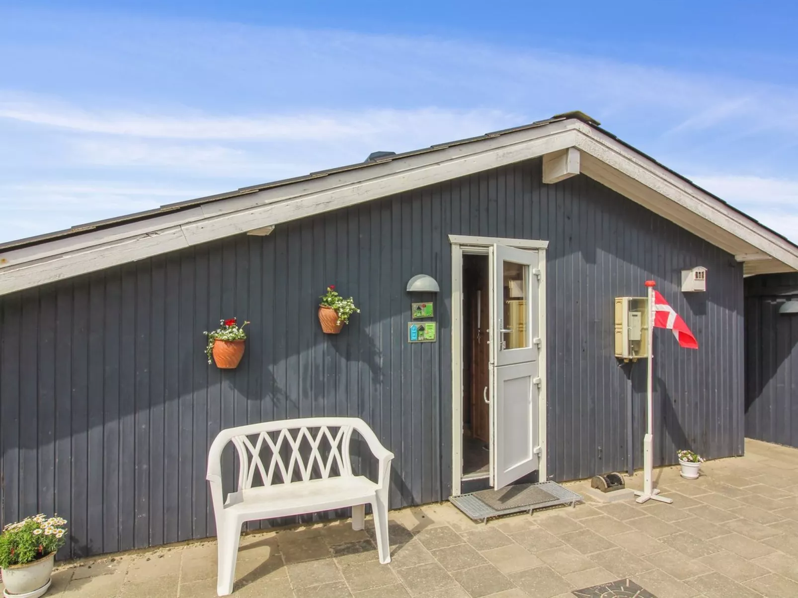 "Hælf" - 400m from the sea-Inside