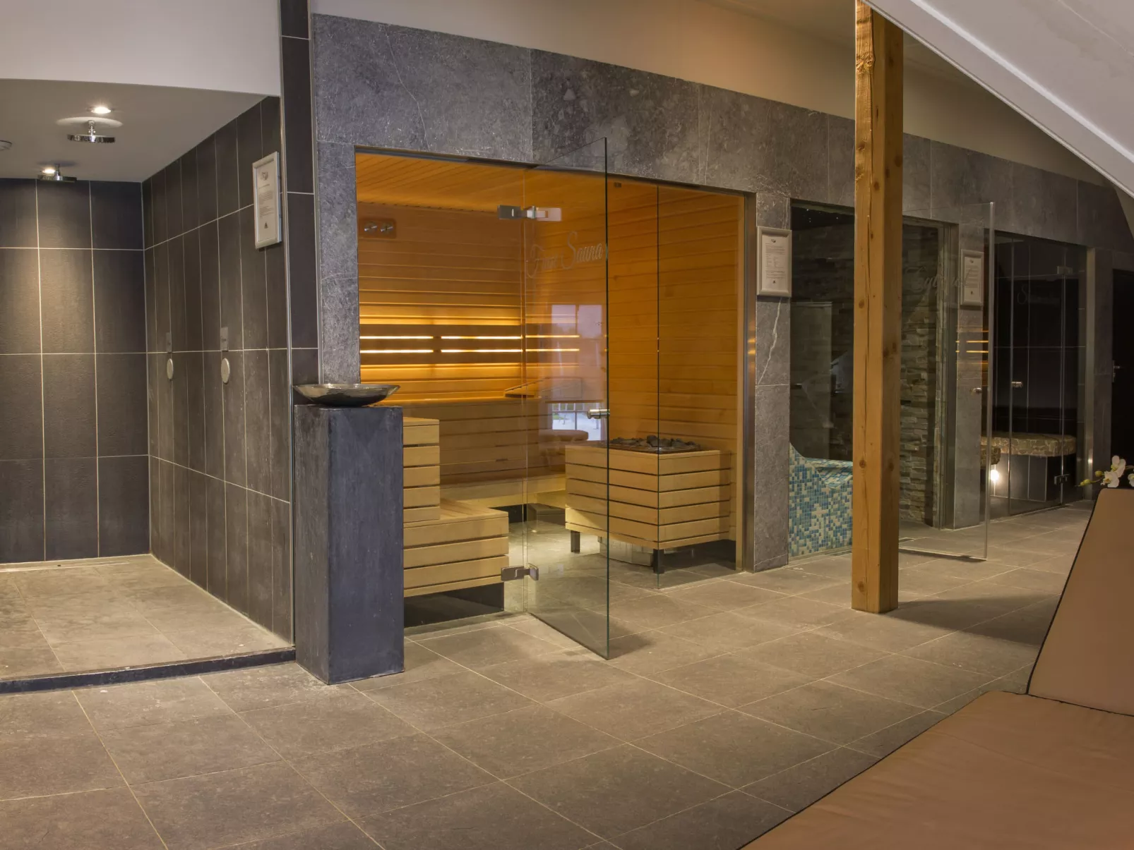 Pavilion l'etage Sauna 10-Inside